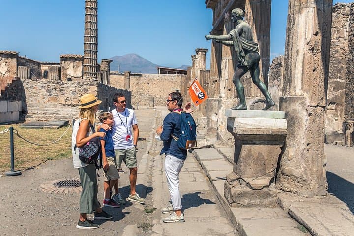 Private Transfer Naples to Positano with Guided Tour in Pompeii — photo 1 of 15