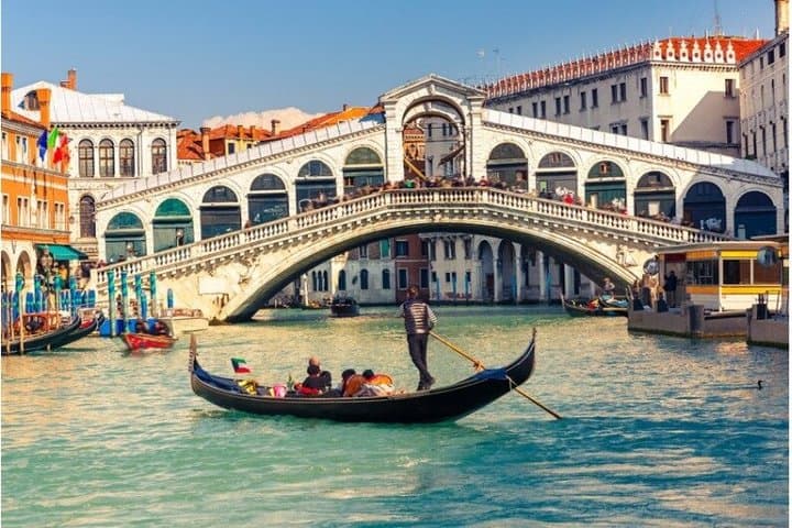 Enchanting Venice: City Walk & Majestic Gondola Ride + Ebook — photo 1 of 36