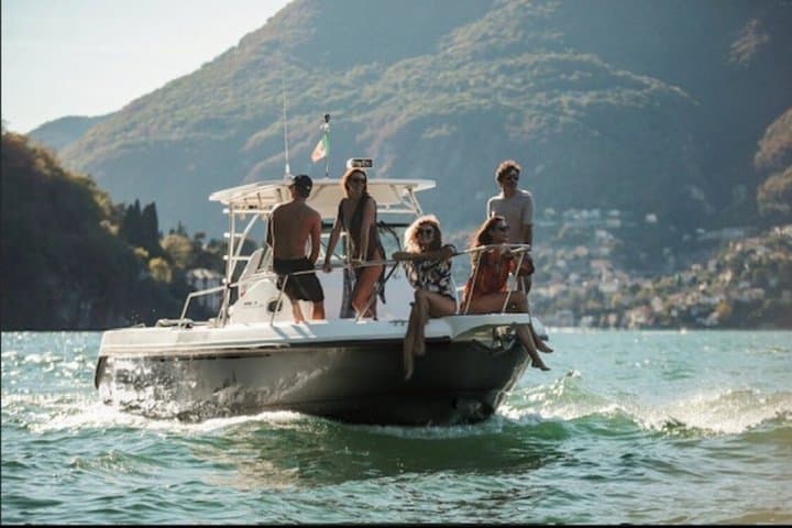 Private 1-hour boat tour on Lake Como — photo 1 of 7