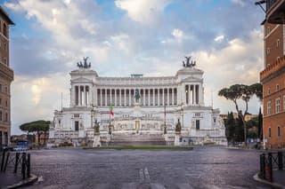 Vittoriano and Palazzo Venezia Tour with audio guide