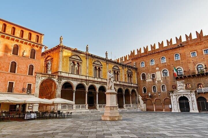 Verona - City of Lovers: Private Tour from Venice + water taxi — photo 1 of 7