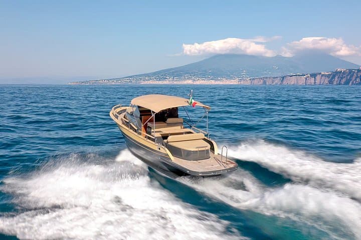Transfer to Capri — photo 1 of 9