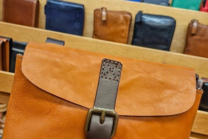 Lucca Leather Shopping Experience with Local Expert — photo 1 of 8
