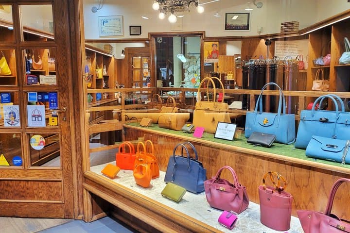 Florence Leather Walking Tour - Avoid Scams at Real Artisan shops — photo 1 of 15