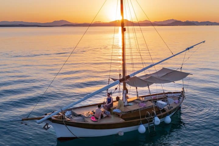 Sunset Tour on Vintage Sailing Ship to Tavolara. — photo 1 of 9