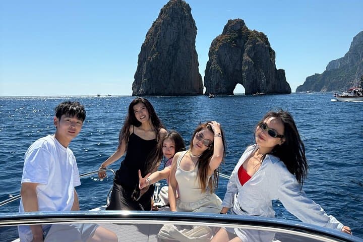 Capri Private Full-Day Boat Tour from Sorrento- Premium 28ft Boat — photo 1 of 12