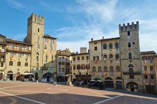 Private Arezzo Day Trip from Florence with Olive Oil Experience