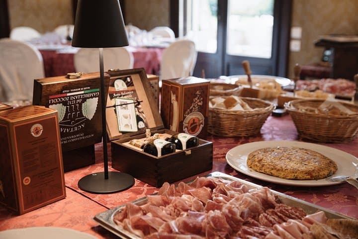 Lunch and Tasting of Traditional Balsamic Vinegar of Modena — photo 1 of 11