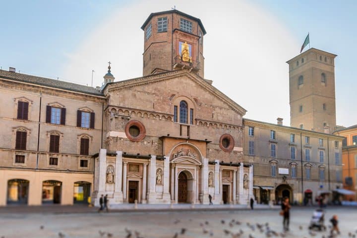 Reggio Emilia Guided Walking Tour with Food Tastings — photo 1 of 5