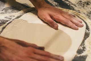 Pizza cooking class in a true pizzeria in the heart of Verona
