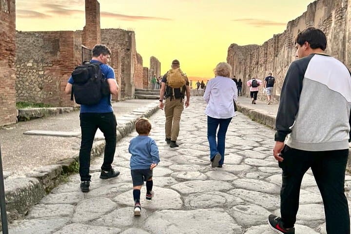 Sorrento Shared bus tour to Pompei and Vesuvius — photo 1 of 10