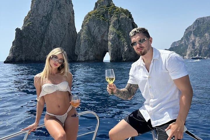 Capri Private Boat Tour for Couples - Perfect for Honeymoon — photo 1 of 8