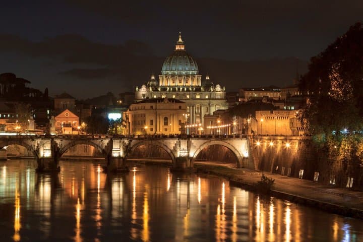 Rome by night St. Peter, Colosseum, Trevi Fountain and Pantheon — photo 1 of 11