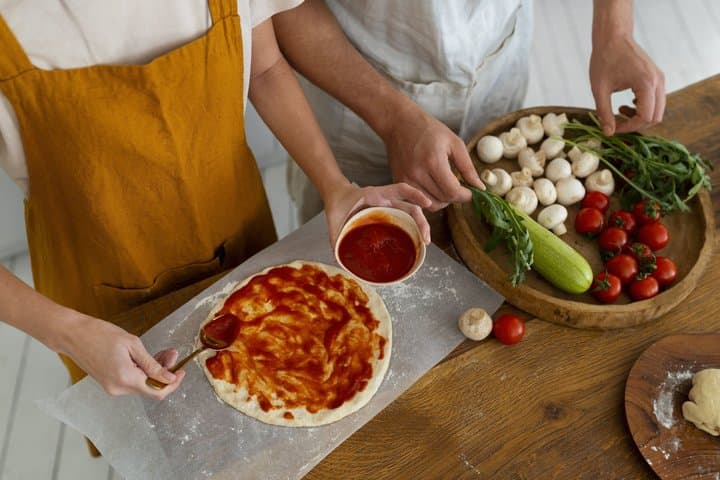 Pizza and Gelato Making Class with Unlimited Drinks in Milan — photo 1 of 9