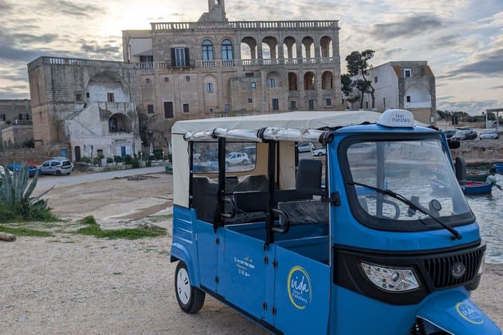Electric tuk tuk excursion in Polignano a mare — photo 1 of 8