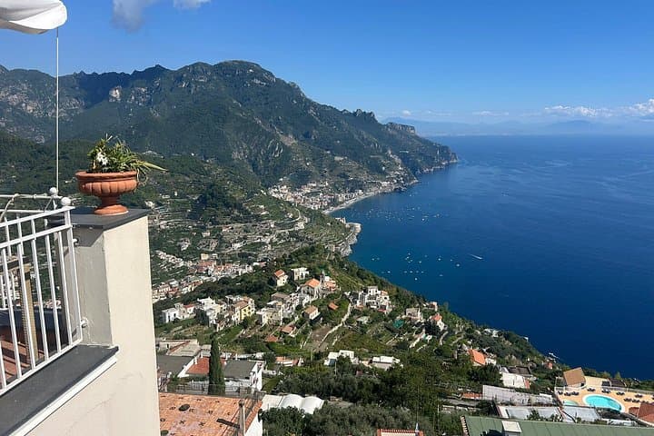 Positano and Amalfi and Ravello shared tour — photo 1 of 29