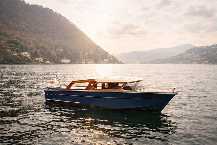 Shared Cruise on Classic Wooden Boat on Lake Como — photo 1 of 7