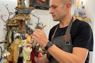 Create your own Horn Charm in San Gregorio Armeno Naples