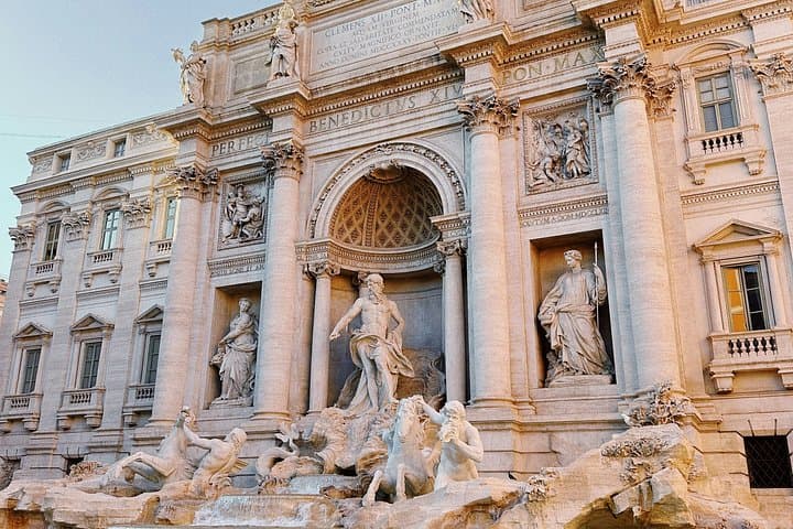 Trevi Fountain Small Group Tour and Entry Tickets — photo 1 of 7