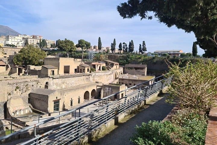 Pompeii & Herculaneum Private Transfer — photo 1 of 10