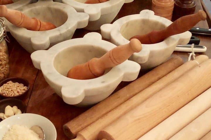 Hands in pasta Pesto and Trofie as at home — photo 1 of 11