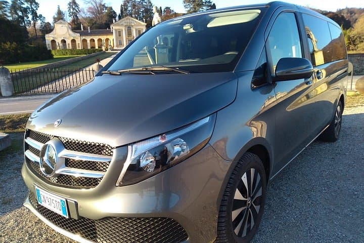 Private transfer, chauffeur service, from Padua to Venice Marco Polo airport — photo 1 of 4