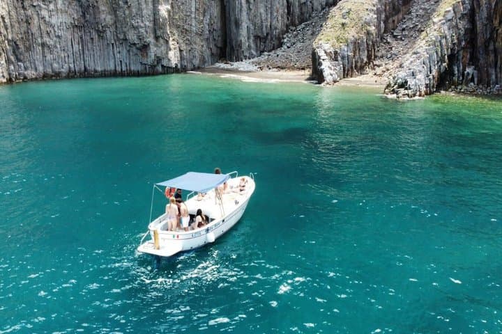 Boat excursion to Palmarola Island from Ponza — photo 1 of 15