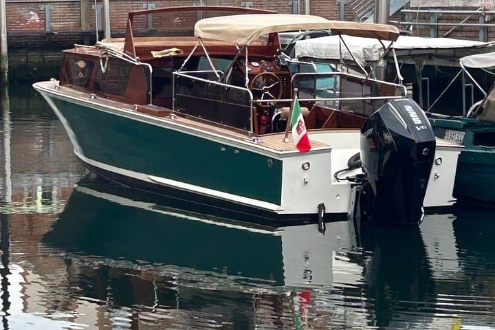 Private Boat Trip to the Venice Lagoon — photo 1 of 12