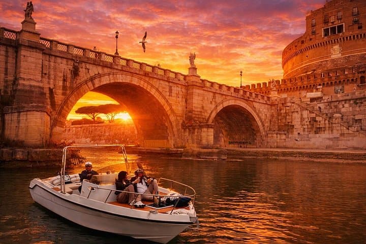 Private Tiber Boat Cruise with Aperitif in the Heart of Rome — photo 1 of 11