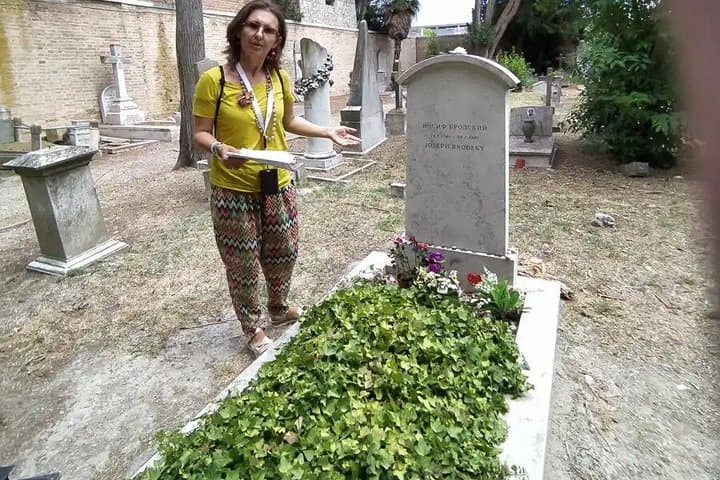 Guided Tour of San Michele Cemetery Island in Venice — photo 1 of 7