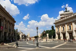 Private Tuscany Wine and Hill Towns Day Trip with Hotel Pick up