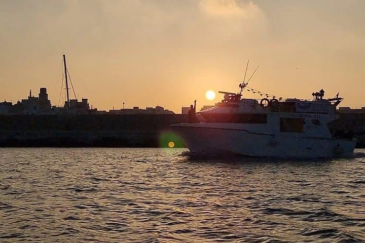 Sunset Boat Tour : Swim stop & Aperitif — photo 1 of 7