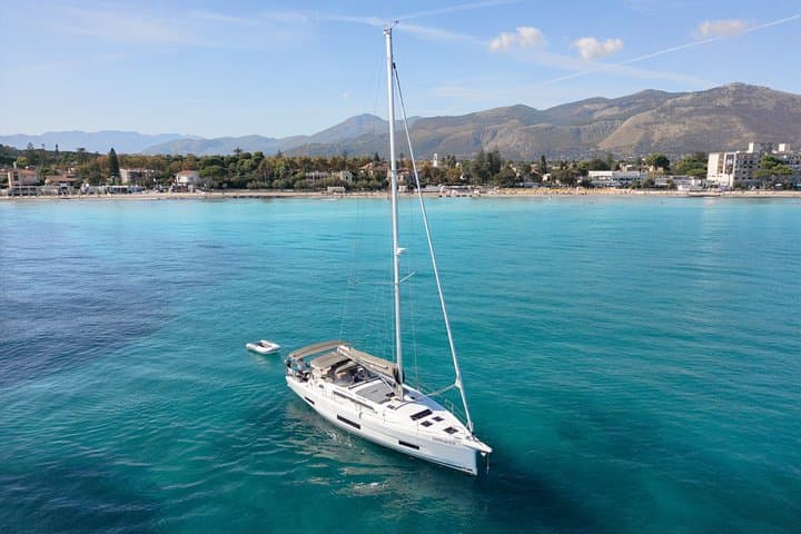 Sailboat excursion with snorkeling and lunch on board — photo 1 of 8