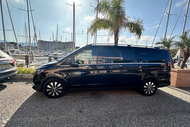 Private Luxury Van Transfer Service from Taormina to Naples — photo 1 of 19