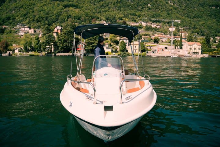 Lake Como : Rent a Boat without Driver License — photo 1 of 9
