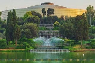 Rome Lake and Mussolini Neighborhood Tour with Aperitif