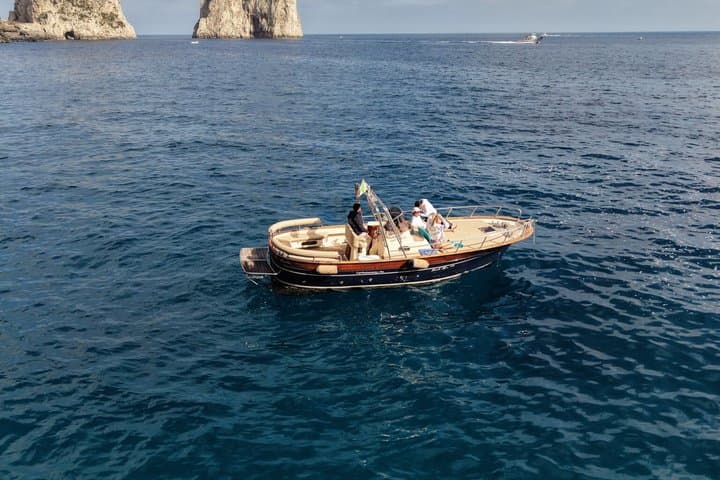 Private Boat Day on Capri with Aperitif — photo 1 of 9