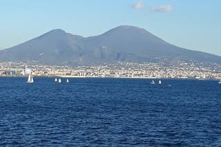 Vesuvius and Pompeii Tour with Lunch and Wine Tasting