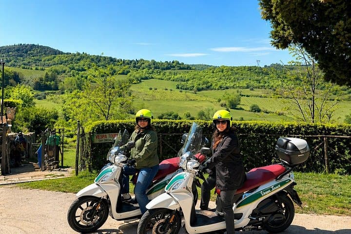 Chianti Scenic Drive with Wine Tastings & Tuscan Lunch — photo 1 of 5
