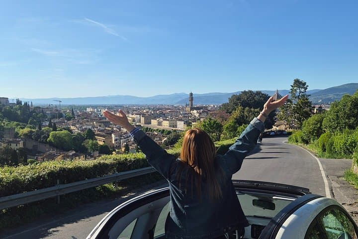 Florence Open Sky Tour in Fiat 500 Electric and Tasting — photo 1 of 10