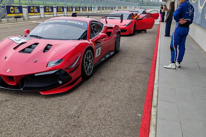 Motor Valley Tour Land of Motors — photo 1 of 9
