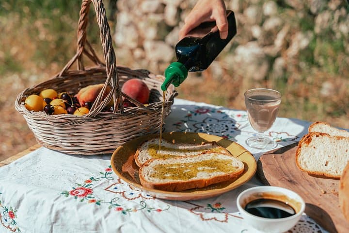 Olive Oil Tasting and Farm Tour in a Regenerative Sicilian Farm — photo 1 of 16