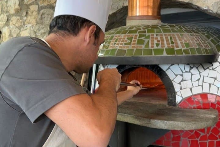 Pizza and mozzarella school on the hills of Sorrento — photo 1 of 26