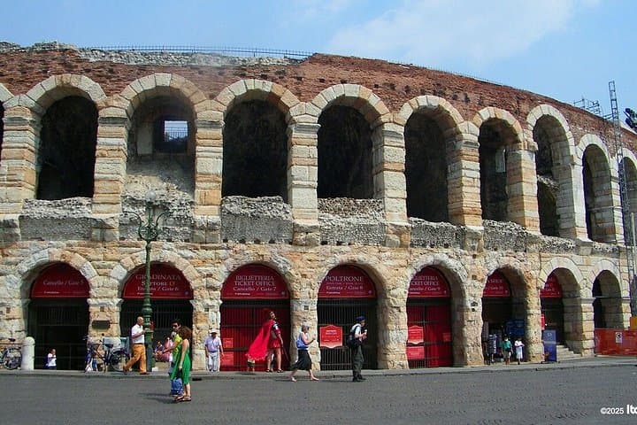 Verona Private Tour Discover the City of Eternal Love — photo 1 of 19