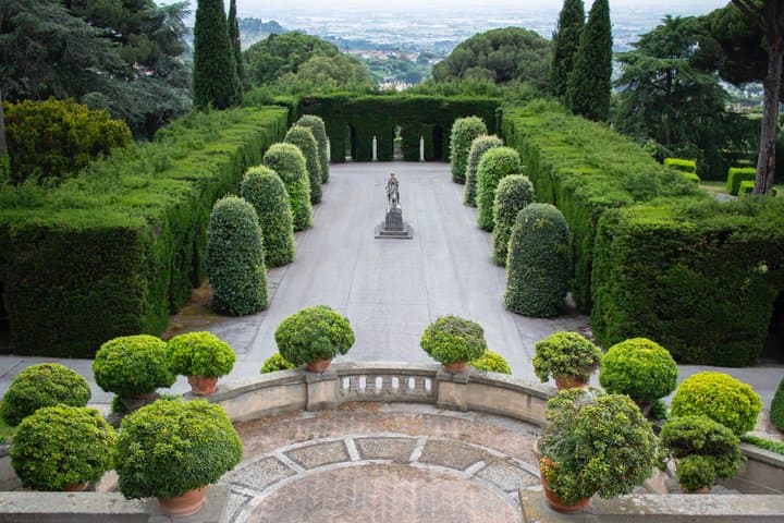 Country Escape Papal Gardens Visit & Aperitivo from Rome by Train — photo 1 of 8