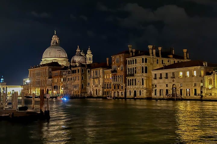 Venice At Night Ghost Tour — photo 1 of 8