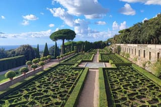 Castel Gandolfo: Pope Summer Residence And Gardens Tour from Rome