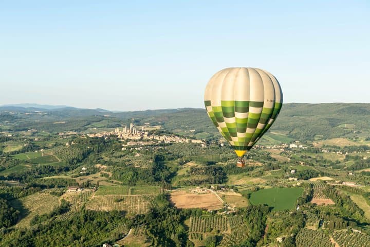 Hot Air Balloon Ride in San Gimignano, Tuscany — photo 1 of 13
