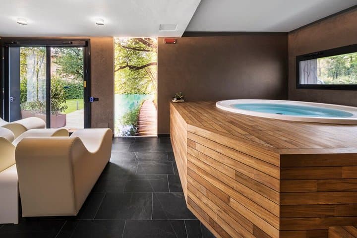 Spa Wellness Experience with Sparkling Wine — photo 1 of 5