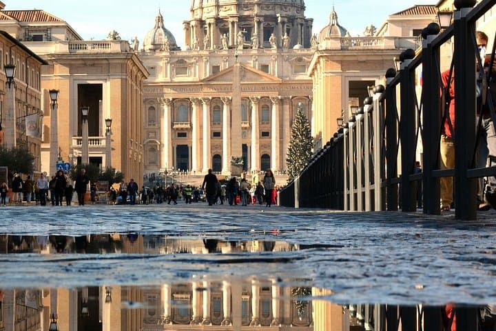 Faith and History St Peters Basilica Guided Experience — photo 1 of 5
